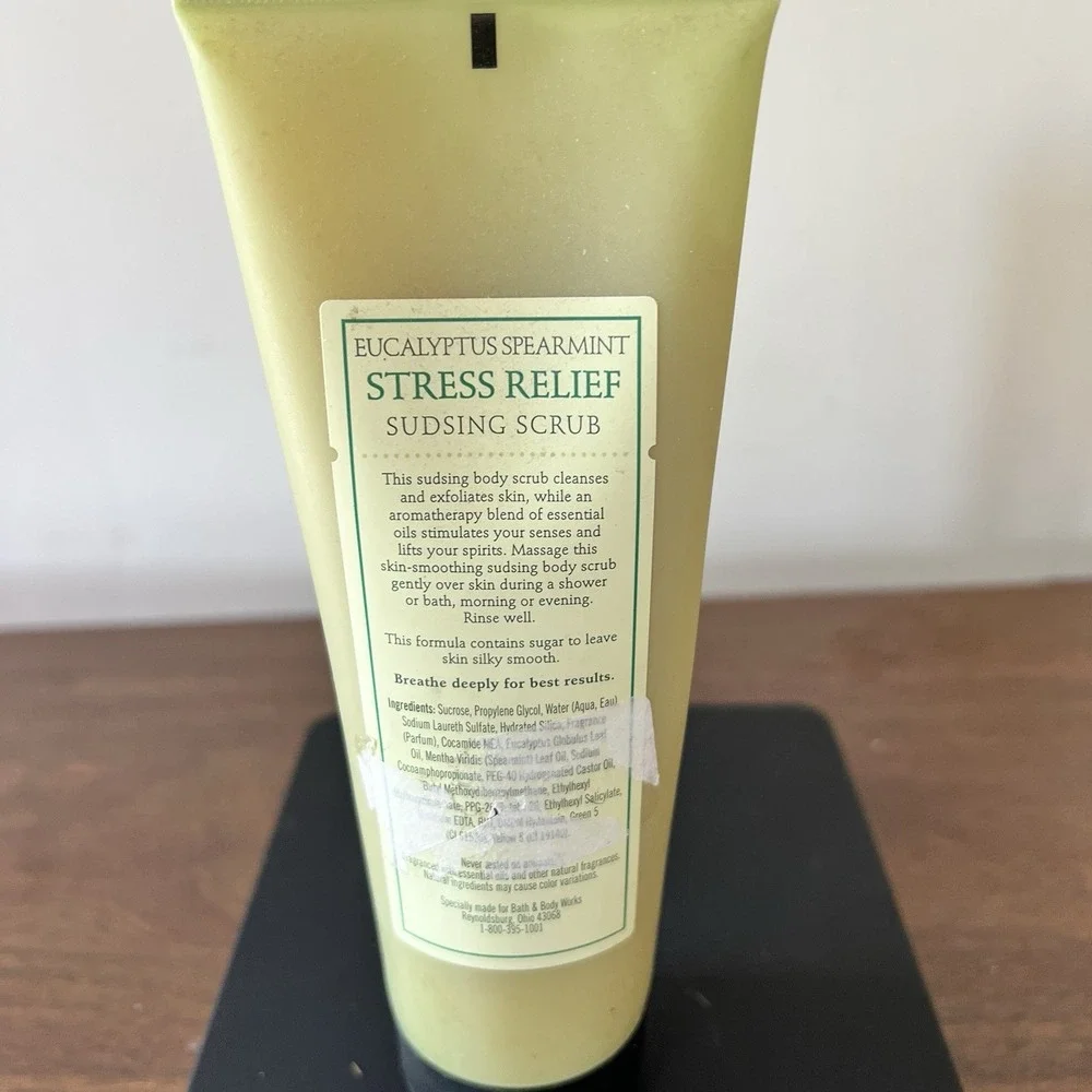 Bath & Body Works Aromatherapy Stress Relief Sudsing Scrub Eucalyptus Spearmint